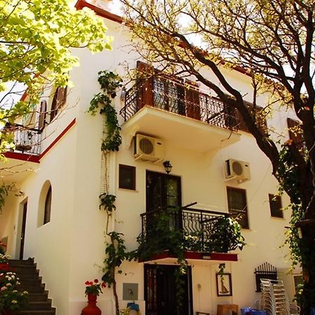 Atzanou Rooms Kamariotissa Bagian luar foto
