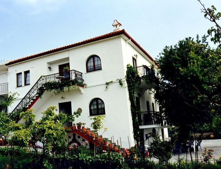 Atzanou Rooms Kamariotissa Bagian luar foto